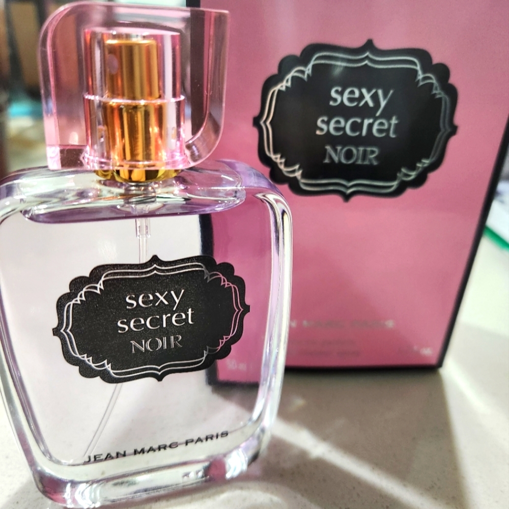 Sexy Secret Noir Perfume